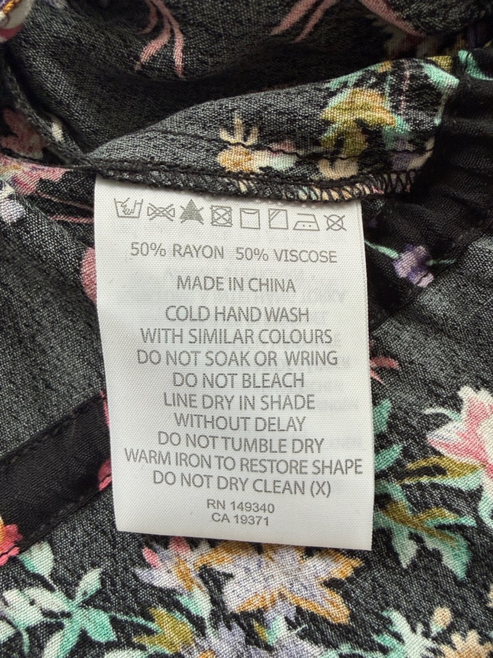 NWT!! ROLLA'S Ella Meadows Black Floral Long Sleeve Blouse Size M - Picture 10 of 12